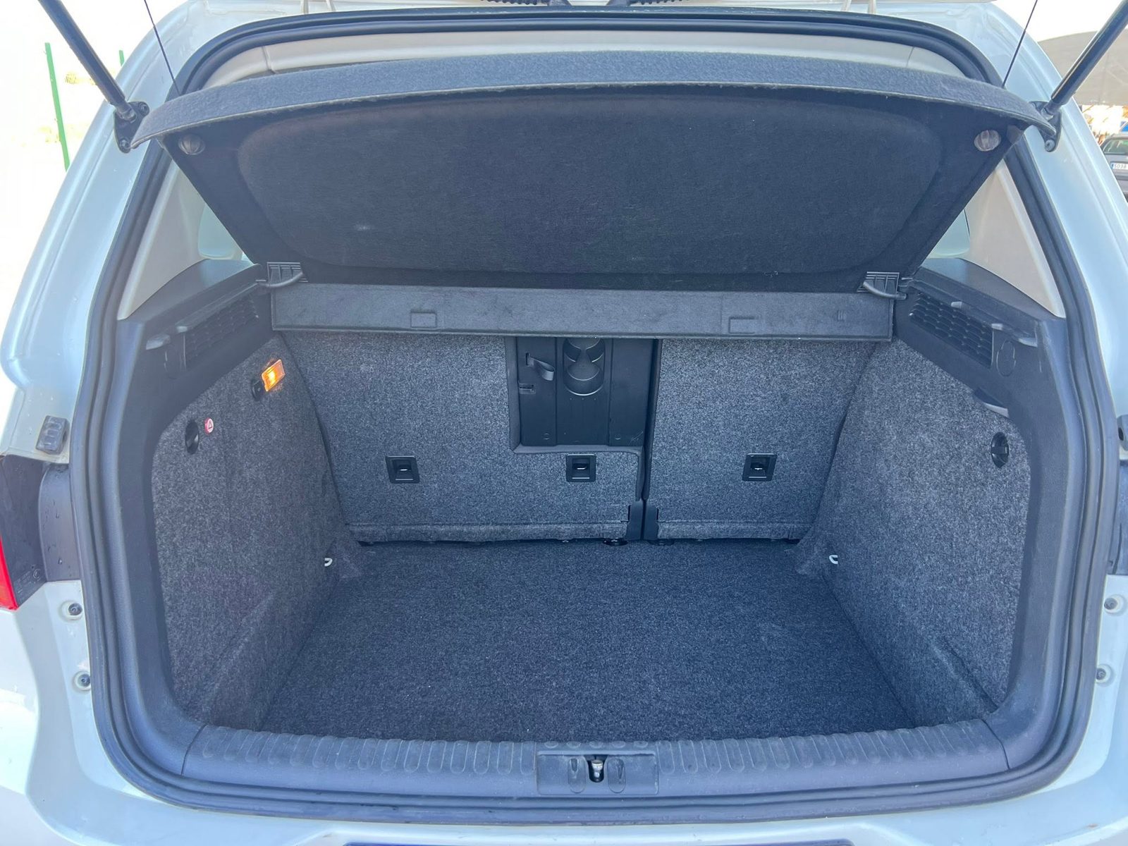 Maletero amplio de un vehículo de ocasión en venta